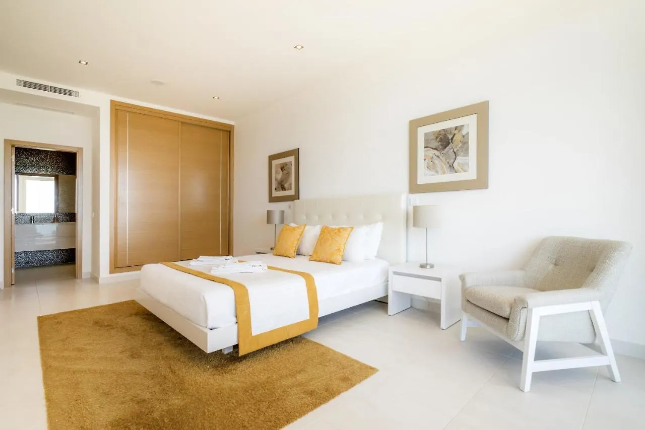 5 Beach View Apartment In Porto De Mos 150 Metres From The Beach! Lagos