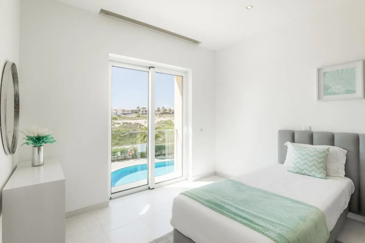 5 Beach View Apartment In Porto De Mos 150 Metres From The Beach! Lagos